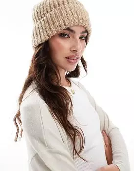 Шапка крупной вязки цвета овсянки ASOS DESIGN