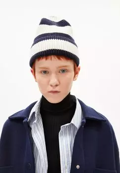 Шапка NILDAAO ARMEDANGELS, цвет night sky oatmilk