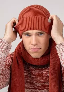 Шапка NURI Living Crafts, цвет spice