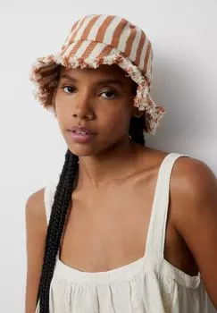 Шапка PULL&BEAR