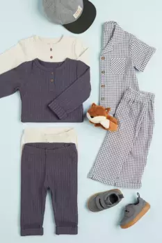 Шапка с козырьком и аппликацией H&M, серый