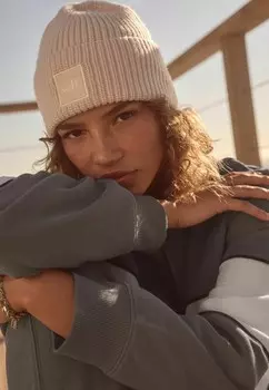 Шапка Self., бежевый