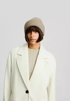 Шапочка Bershka, песочный