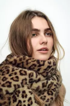 Шарф из искусственного меха с животным принтом ZARA, цвет leopard