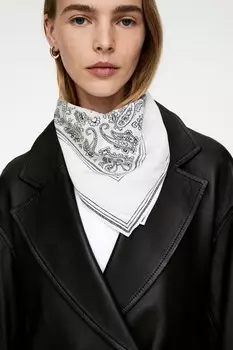 Шелковый шарф с принтом Arket, черный