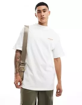 Шестое июня — кремово-белая футболка с логотипом Sixth June