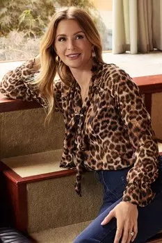 Шифоновая блузка с длинными рукавами и анималистичным принтом на шее Friends Like These, коричневый