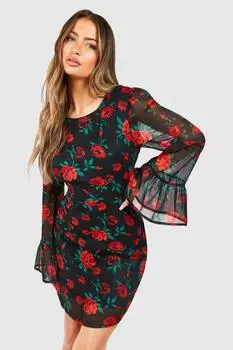 Шифоновое мини-платье с розовым принтом и расклешенными рукавами boohoo, красный