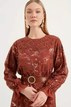 Шифоновое платье с поясом и узором Herita, коричневый