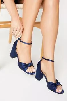 Широкие атласные босоножки Carmen на высоком блочном каблуке с узлом спереди Wallis, темно-синий