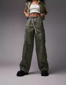 Широкие брюки цвета хаки с камуфляжным принтом Topshop