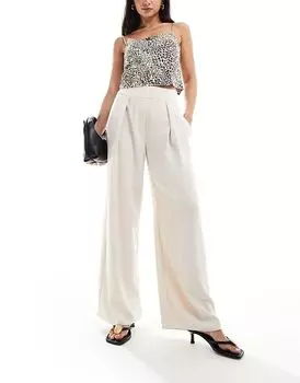 Широкие брюки со складками кремового цвета River Island