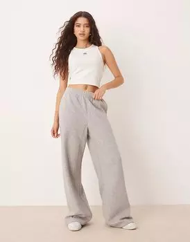 Широкие флисовые брюки Adidas Originals Essentials в цвете Medium Heather Grey