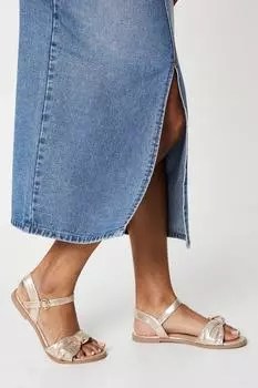 Широкие сандалии на плоской подошве Freya с бантом Dorothy Perkins, золото