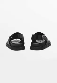 Шлепанцы ASYMMETRIC FLAT Massimo Dutti, черный