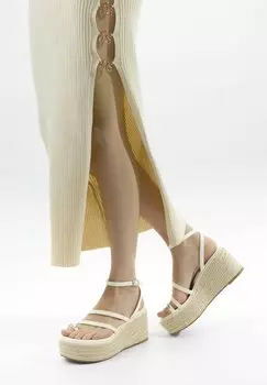 Шлепанцы Bershka, белый