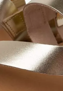 Шлепанцы GLADIADOR HEBILLA Pisamonas, желтый