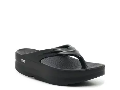 Шлепанцы на платформе Oomega OOFOS, черный