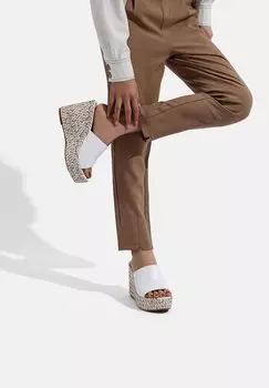 Шлепанцы Queen Helena, белый