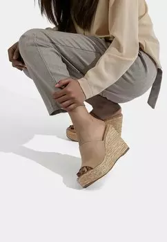 Шлепанцы Queen Helena, бежевый