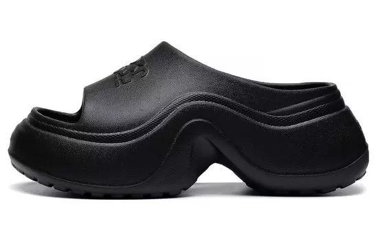 Шлепанцы серии Sports Trend женские черные Lining