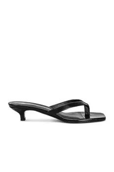 Шлепанцы Toteme Flip Flop With Heel Sandal, черный