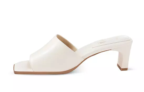 Шлепанцы женские белый 7Or9