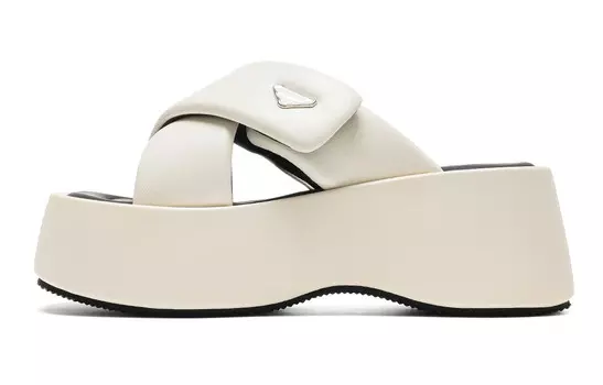 Шлепанцы женские бежевые C°Banner