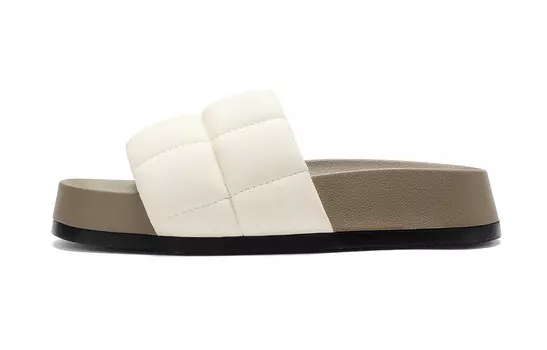 Шлепанцы женские бежевые C°Banner