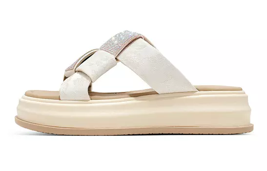 Шлепанцы женские бежевые C°Banner