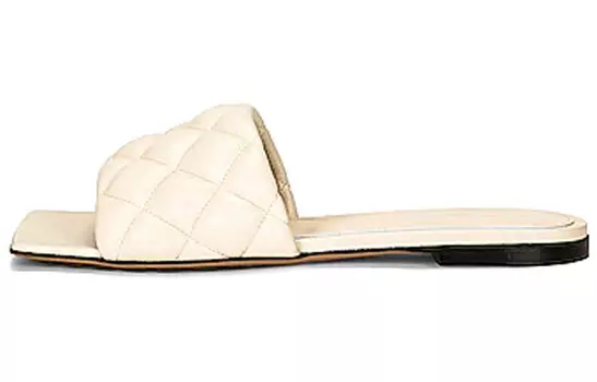 Шлепанцы женские Bottega Veneta, белый
