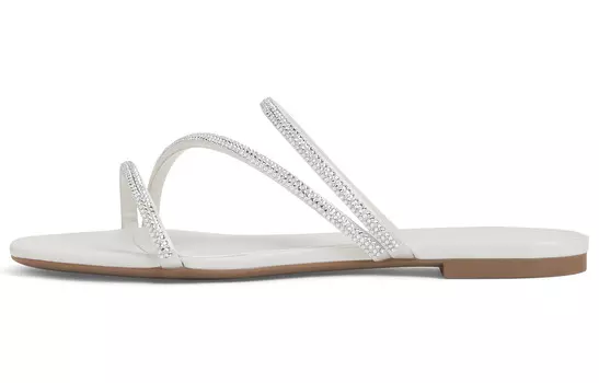 Шлепанцы женские Charles&Keith