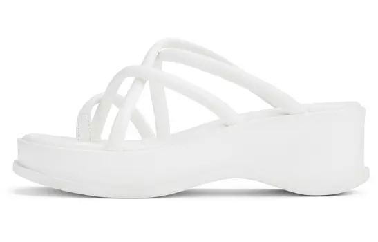 Шлепанцы женские Charles&Keith