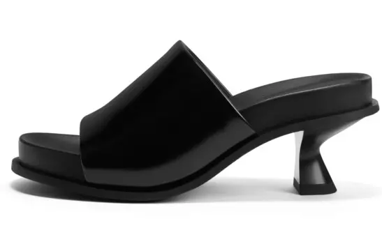 Шлепанцы женские Charles&Keith