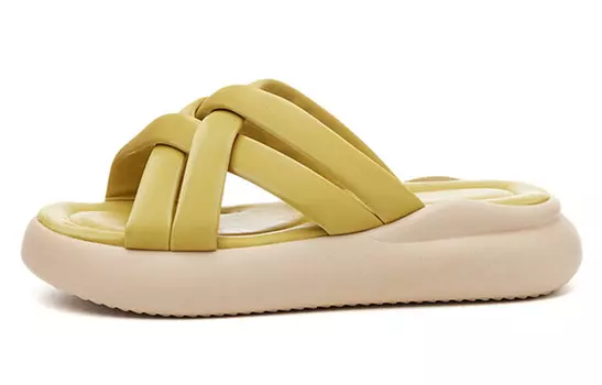 Шлепанцы женские Daphne, белый