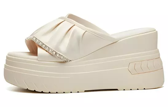 Шлепанцы женские Daphne, черный