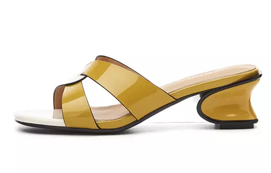 Шлепанцы женские Daphne, черный