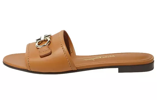 Шлепанцы женские Ferragamo, коричневый