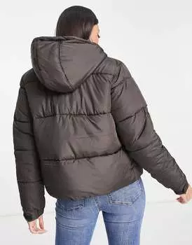 Шоколадная куртка-пуховик с капюшоном Missguided