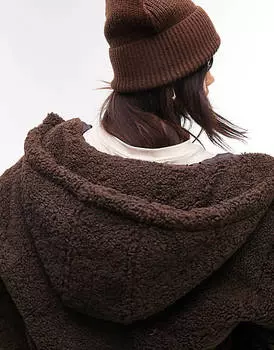 Шоколадная куртка-пуховик с капюшоном Topshop Borg