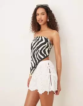 Шорты ASOS DESIGN с фестончатой отделкой, белого цвета