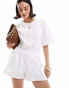 Шорты ASOS DESIGN с завязками на талии и кружевными вставками белого цвета