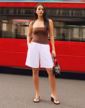 Шорты-бермуды Abercrombie & Fitch средней посадки белого цвета