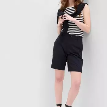 Шорты-Бермуды chino из эластичного хлопкового полотна Gap, черный