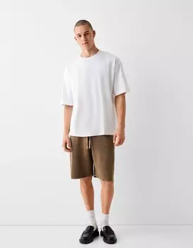 Шорты-Бермуды с эффектом потертости Bershka, коричневый