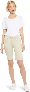Шорты NYDJ Petite Briella Shorts Roll Cuff in Feather, цвет Feather