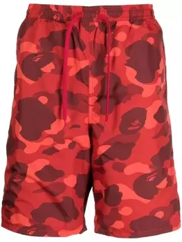 Шорты с камуфляжным узором A BATHING APE, красный