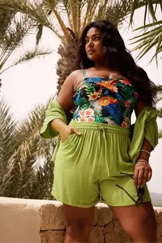 Шорты с ограниченным количеством мятостей при каждом заказе Yours, зеленый