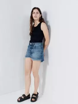 Шорты с потертыми краями из смесового органического хлопка с клипсами Raey, синий