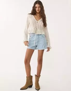 Шорты Stradivarius D83 mom в светло-голубом цвете